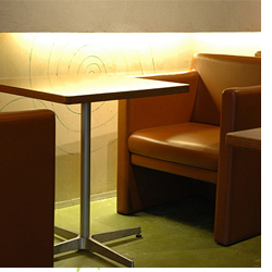 落ち着いたホテルラウンジ　カフェ　レストラン　お見合い